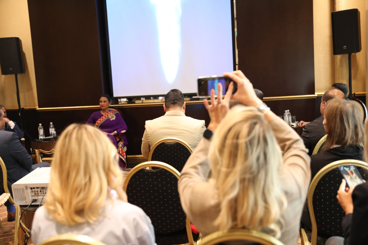 fe5e6aca-fc33-4ce6-9185-554d2b7e5b1d