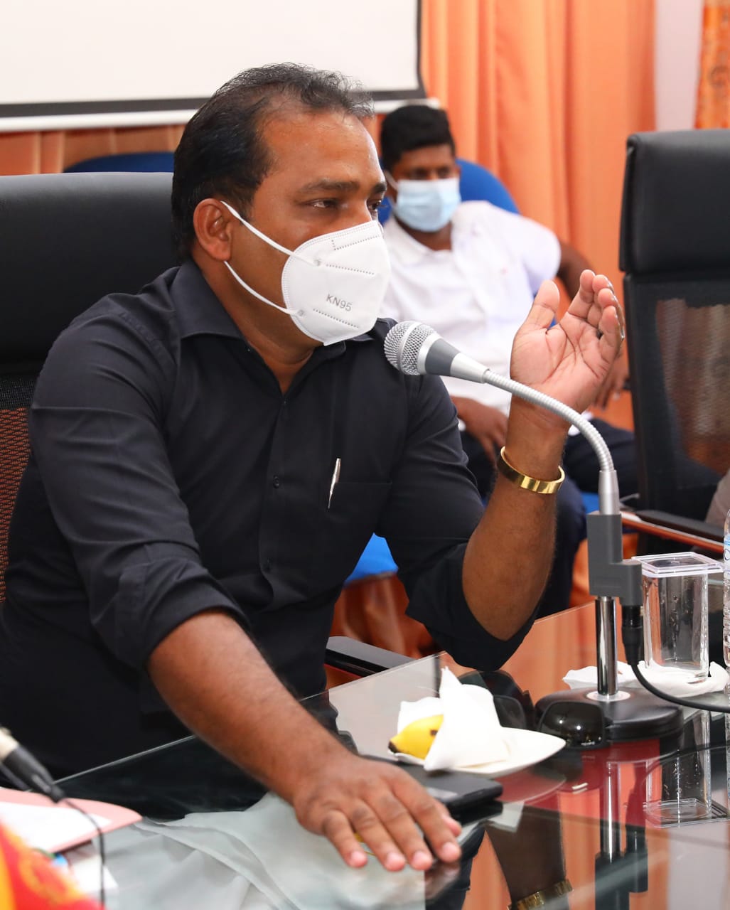 524bfdcc-8c95-4444-a454-8a5a7eb4b720